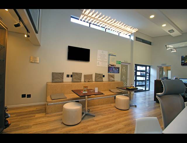 424M² BUSINESS FOR SALE IN LINDEN